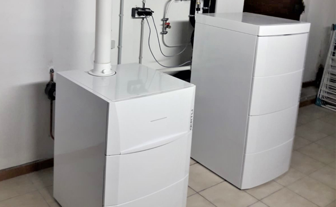 Une chaudière fioul hors-service remplacée par une PAC hybride/gaz propane.