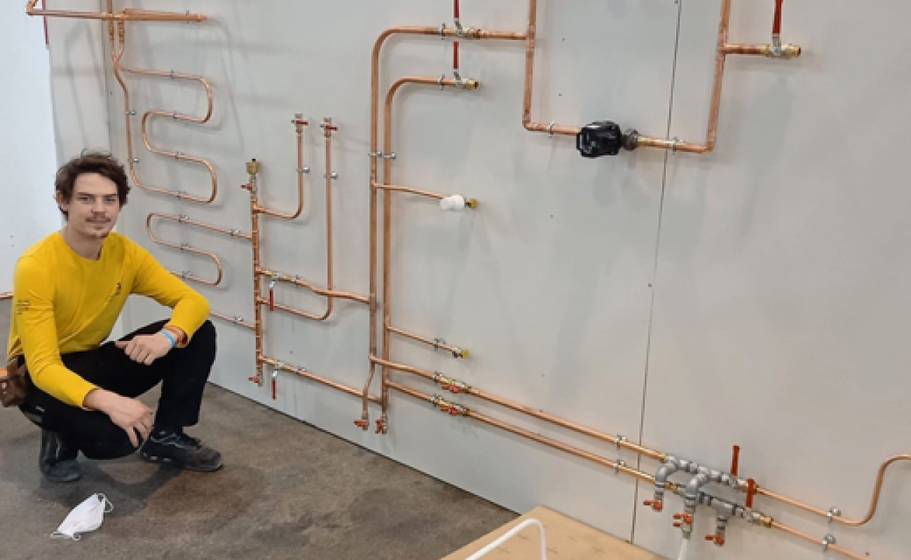 Médaillé d’or aux Worldskills : portrait d’un surdoué de la plomberie