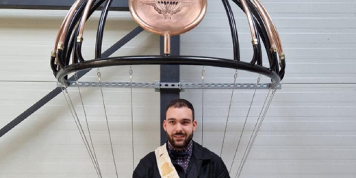 Maxime, 21 ans, Compagnon : un parachute comme travail de réception